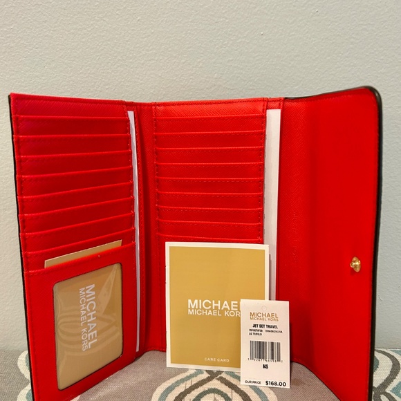 NWT Michael Kors Jet Set Signature Large Trifold Travel Wallet - Picture 3 of 3